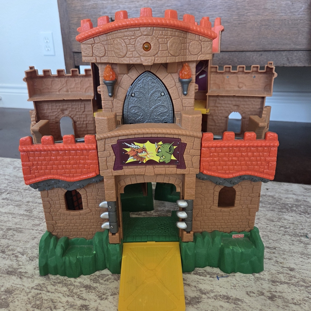 Fisher-Price Eagle Talon Castle
